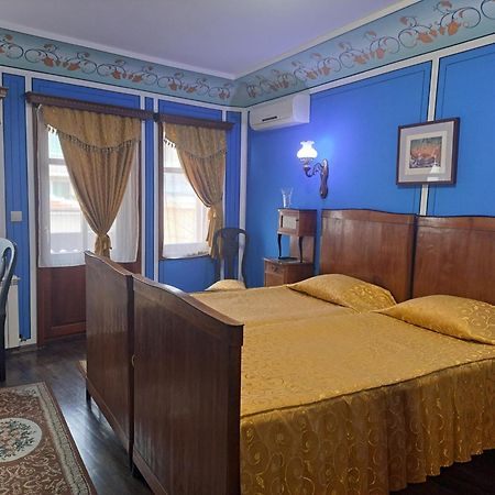 Family Hotel At Renaissance Square Plovdiv Exterior photo